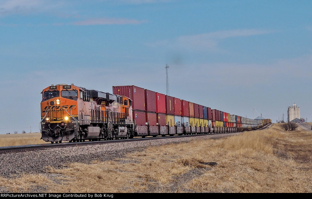 BNSF 8110 leads westbound stacks through White Deer, TX